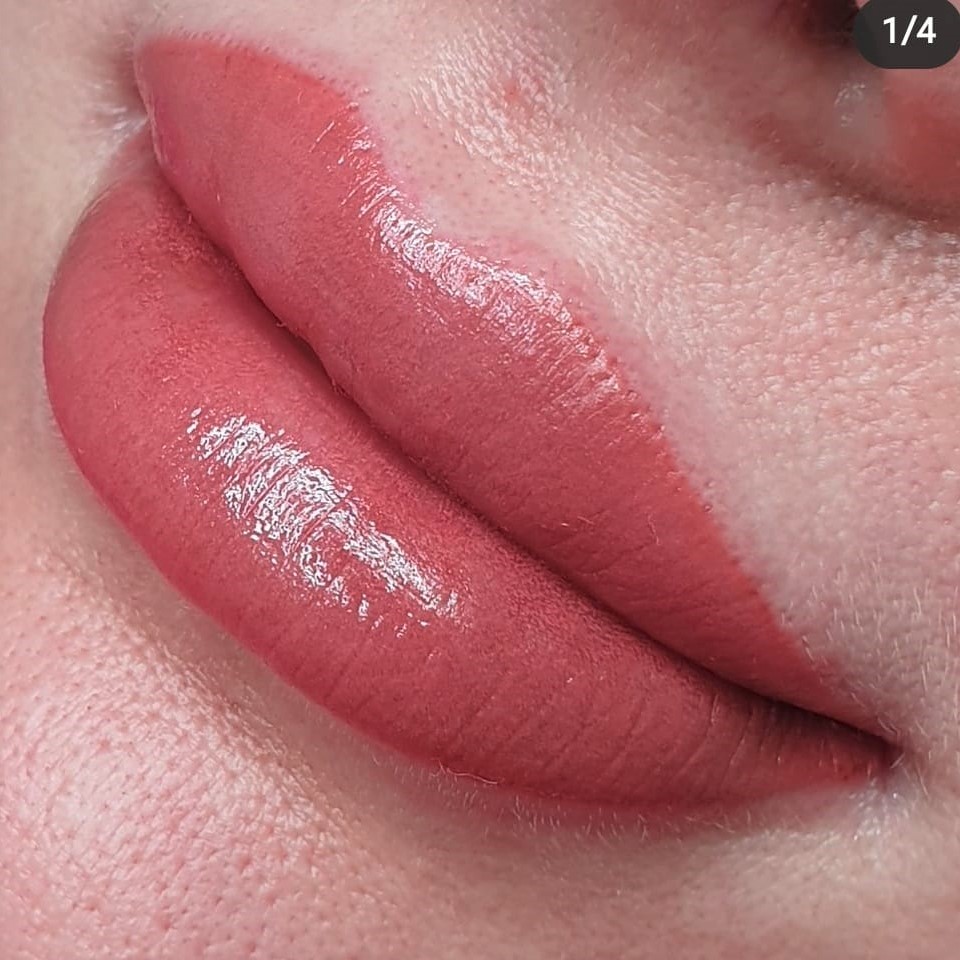Перманентный макияж губ – как добавить улыбке привлекательности